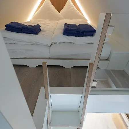 Achterhus - Lee * Juist