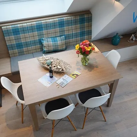 Achterhus - Lee * Juist